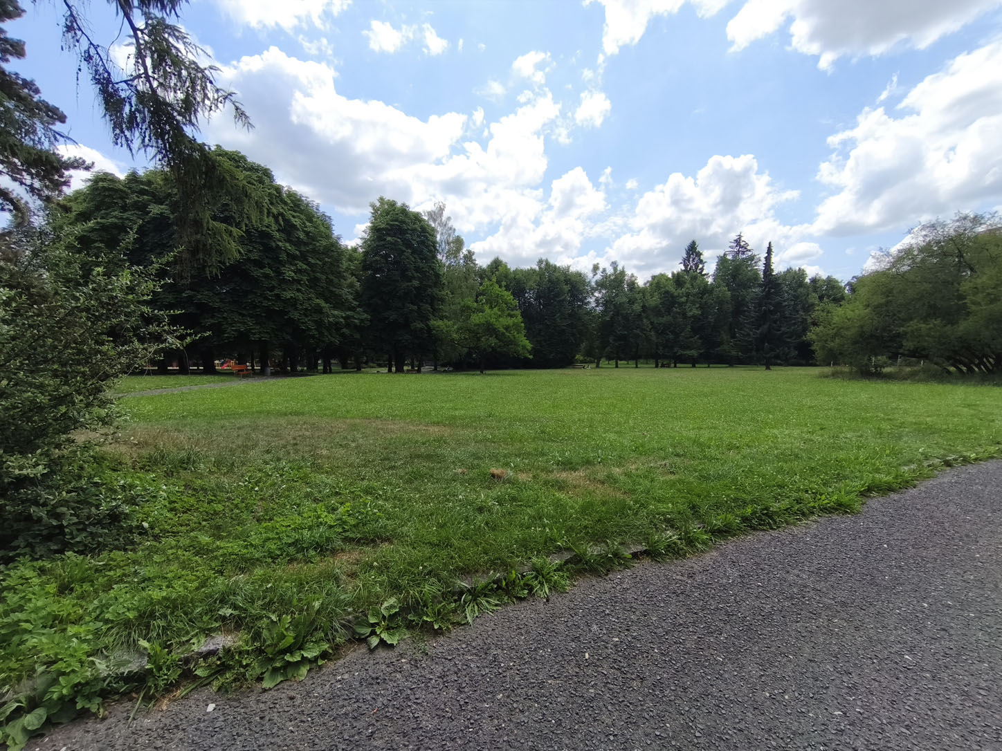 park-centralnilouka-stary